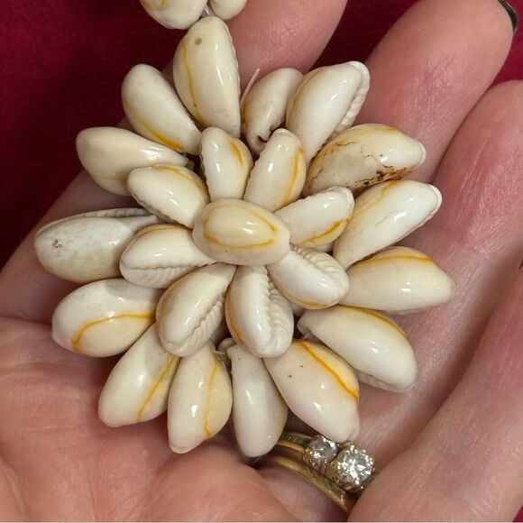Beautiful Handmade Cowrie Seashell Shell Koa Seed Lei Statement Necklace - Picture 8 of 15
